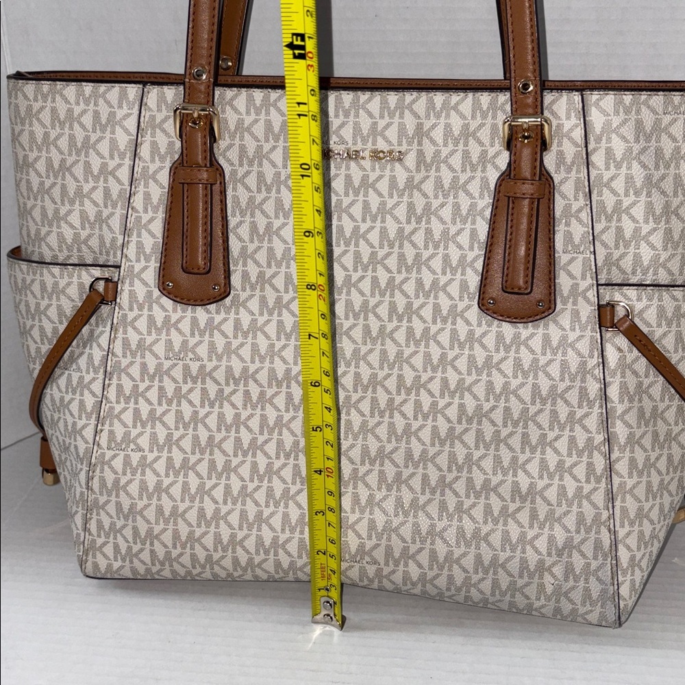 Michael Kors Jet Set Large Shoulder Bag - Picture 13 of 16